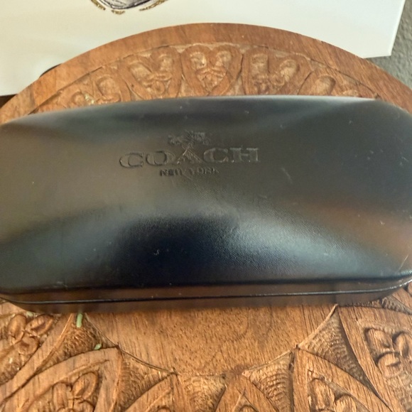 Coach Tortoise Sunglasses HC8011B EUC - Picture 7 of 7